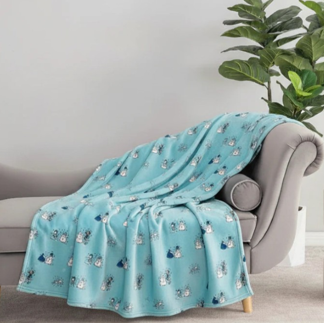 Peanuts Holiday Throw Blanket